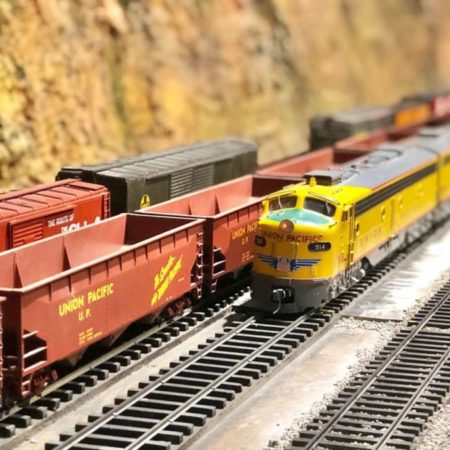 o scale model train